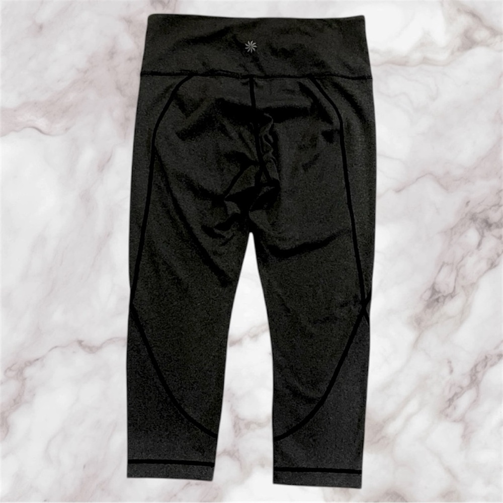 Athleta Salutation Black Capris